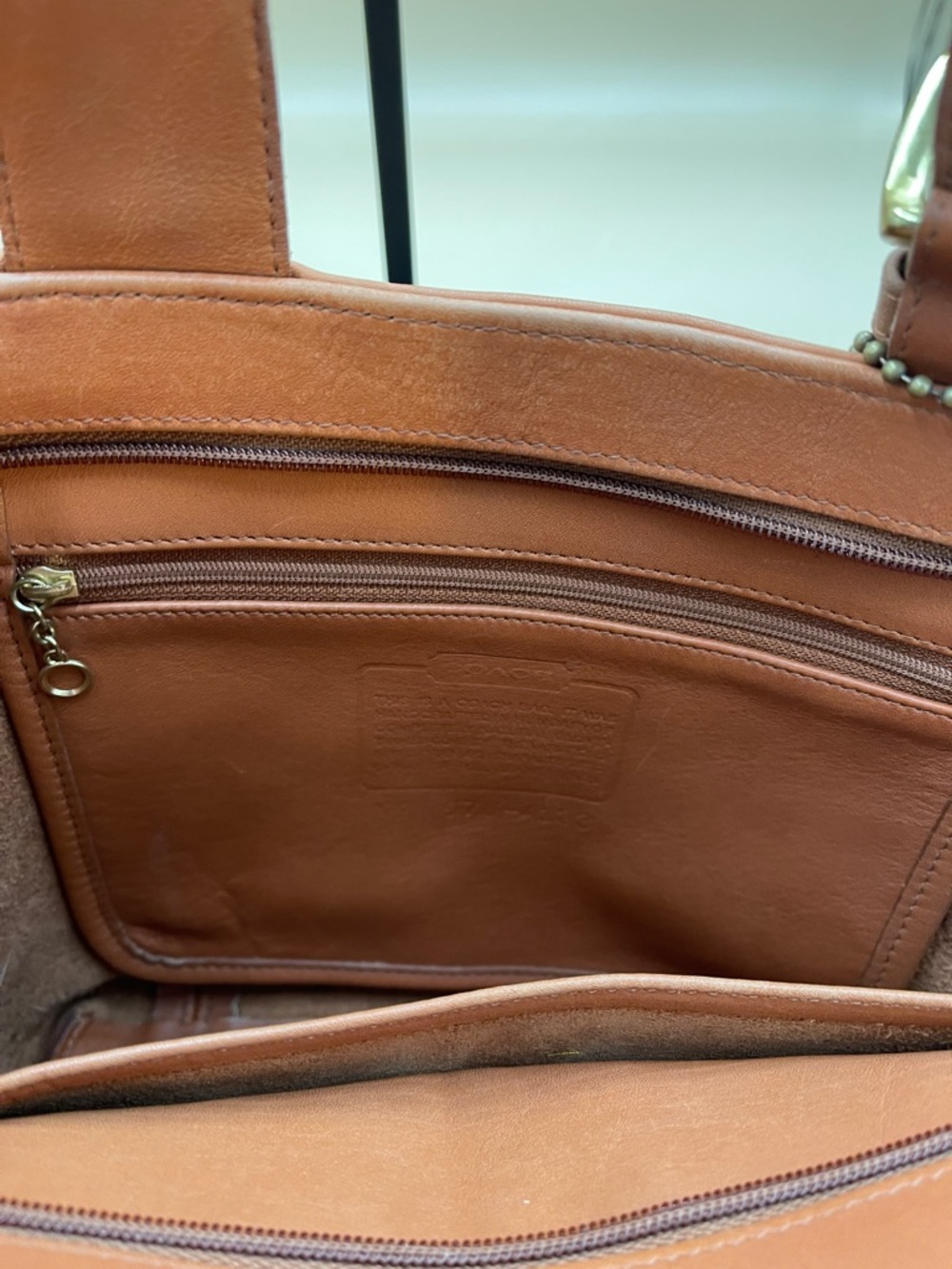 Vintage Coach Leather Tote Bag in Warm Tan Classic Style Small Tote - Picture 5 of 9